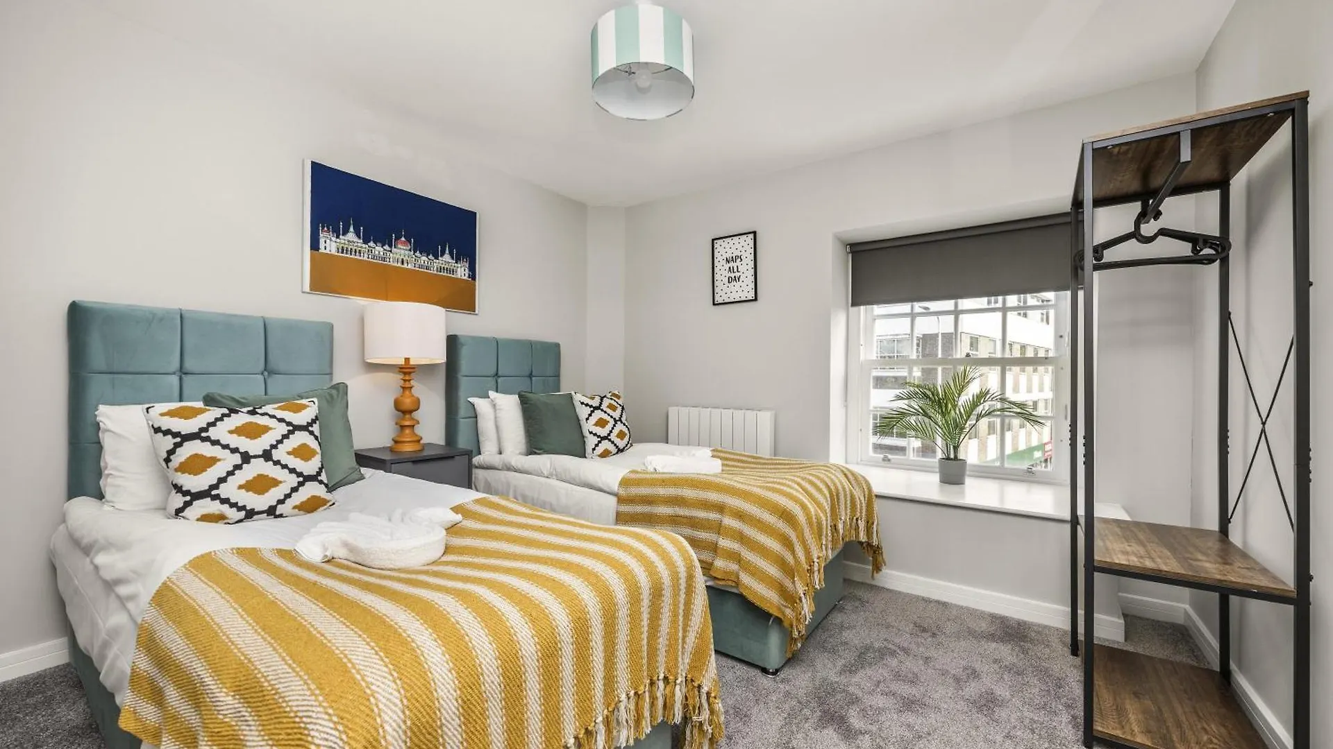 Buzzing Brighton Apartment 3 By My Getaways 0*,  Storbritannien
